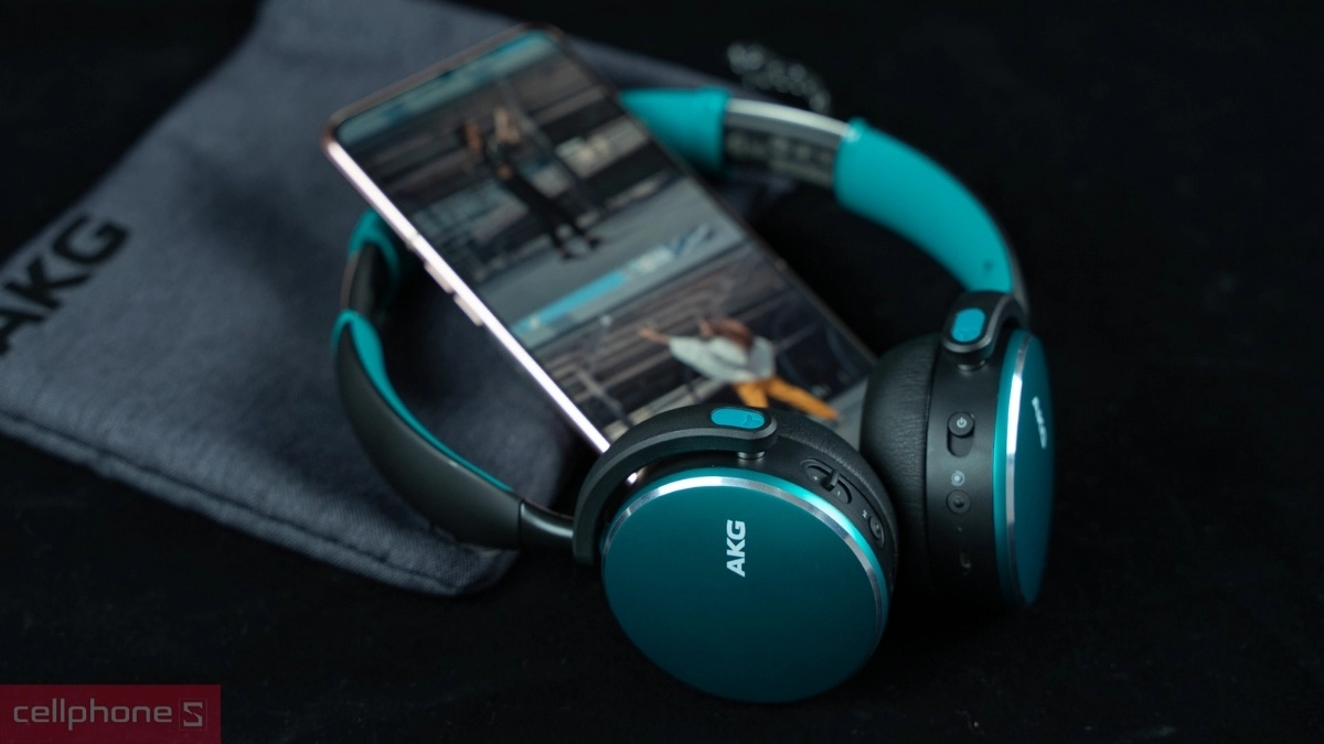 Có nên mua tai nghe AKG sử dụng không