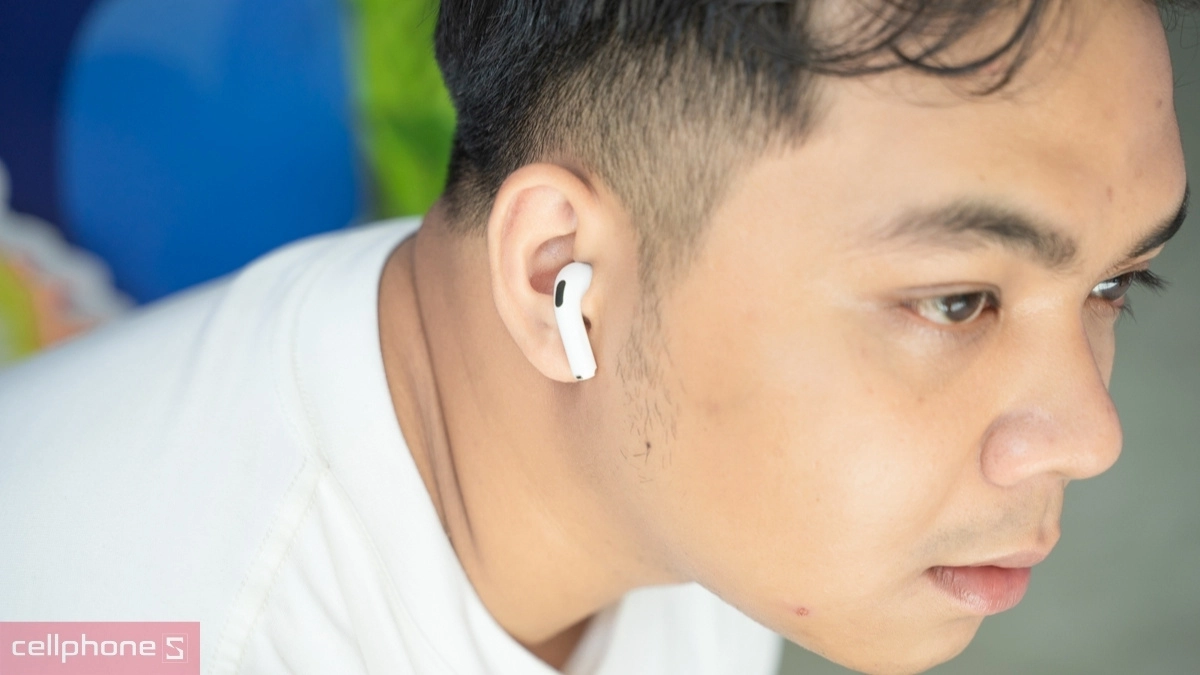 So sánh tai nghe Apple AirPods 4 với AirPods 4 ANC