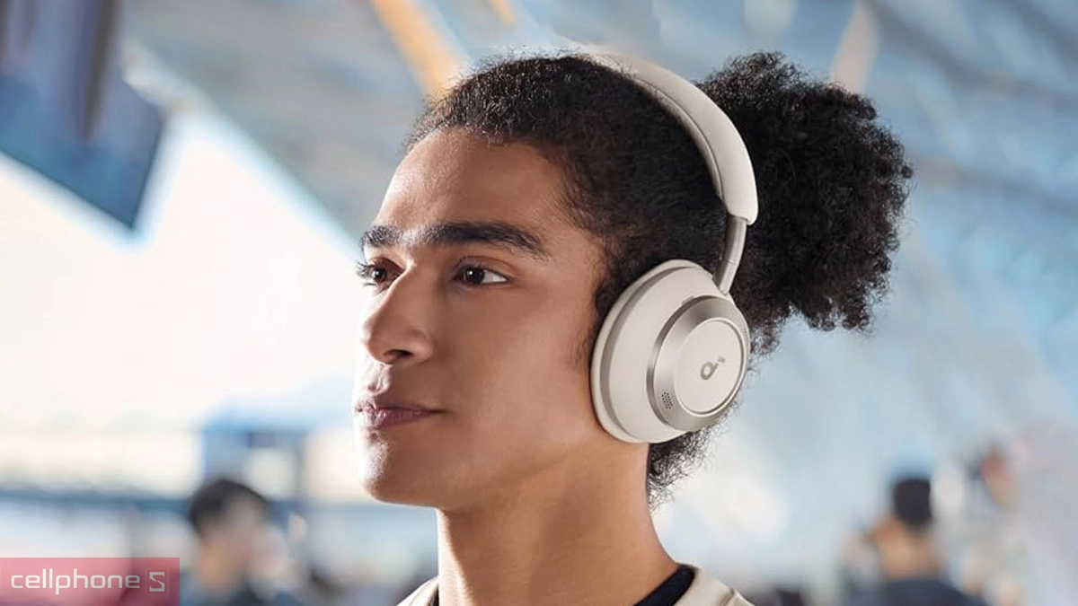 Phiên dịch tự động với tai nghe chụp tai Anker Soundcore Space One Pro