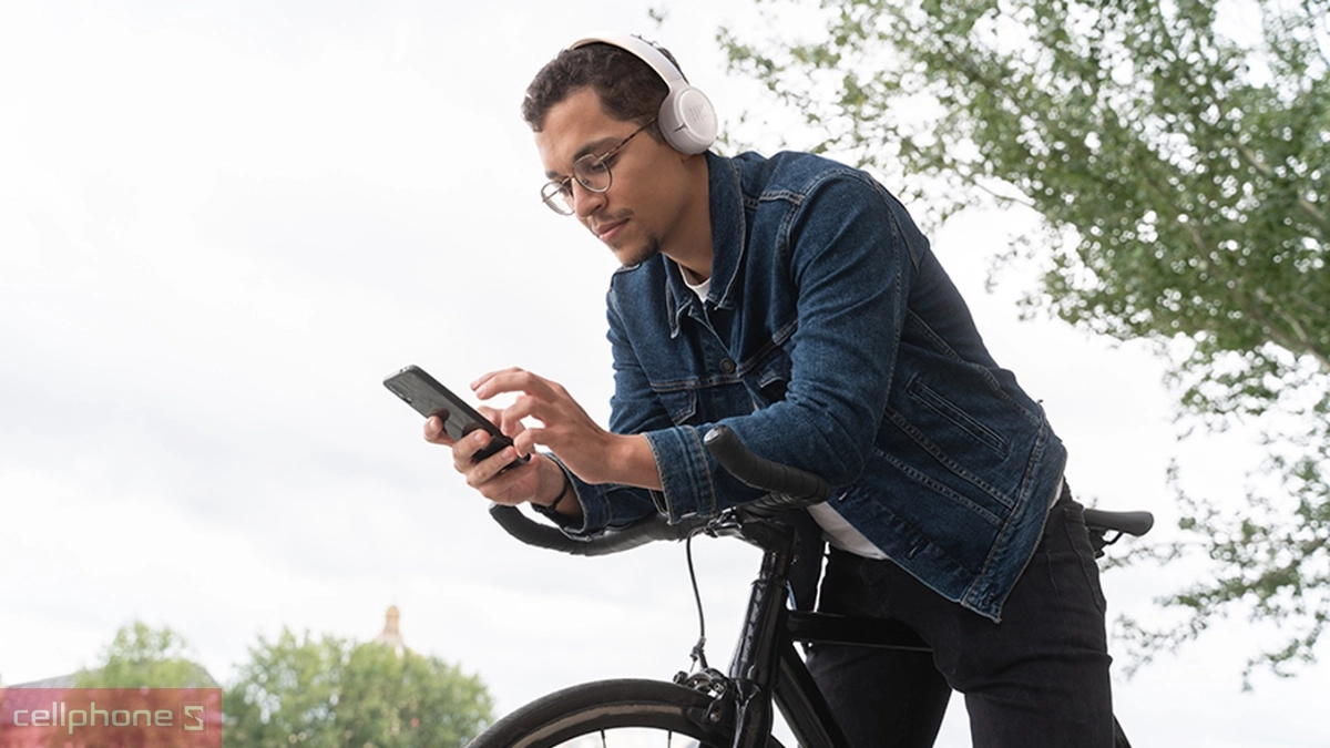 Kết nối trên tai nghe Bluetooth chụp tai JBL Tune 530BT