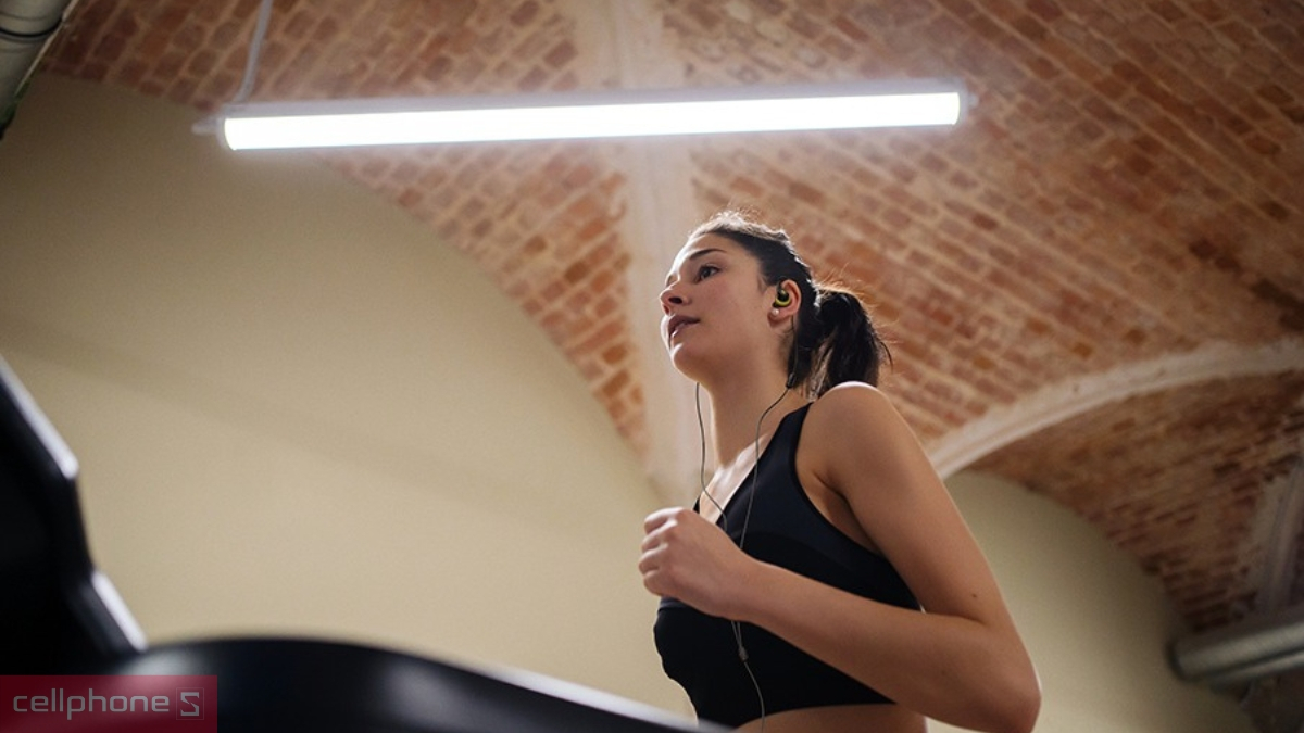 Mic đàm thoại, khả năng kháng nước của tai nghe bluetooth JBL Endurance Run 3