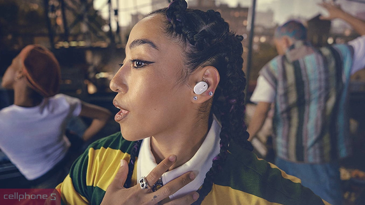 Khả năng đàm thoại, kháng bụi của tai nghe không dây JBL Tune Buds 2 Ghost