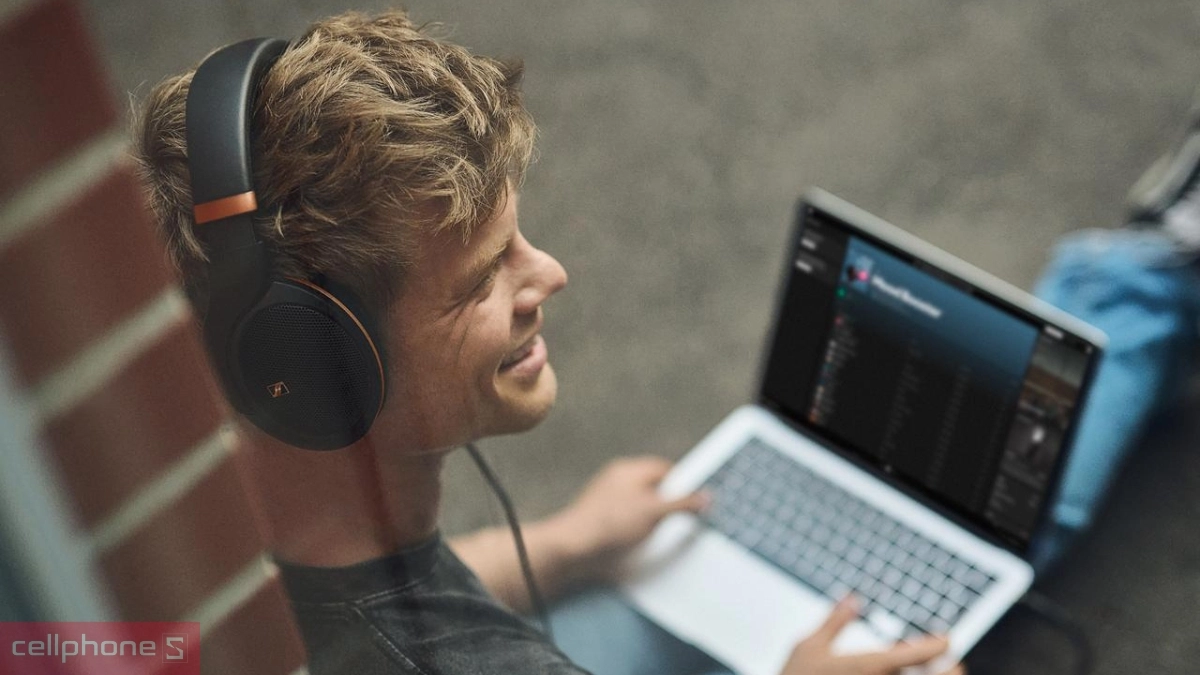 Thiết kế tai nghe chụp tai Sennheiser HD 505