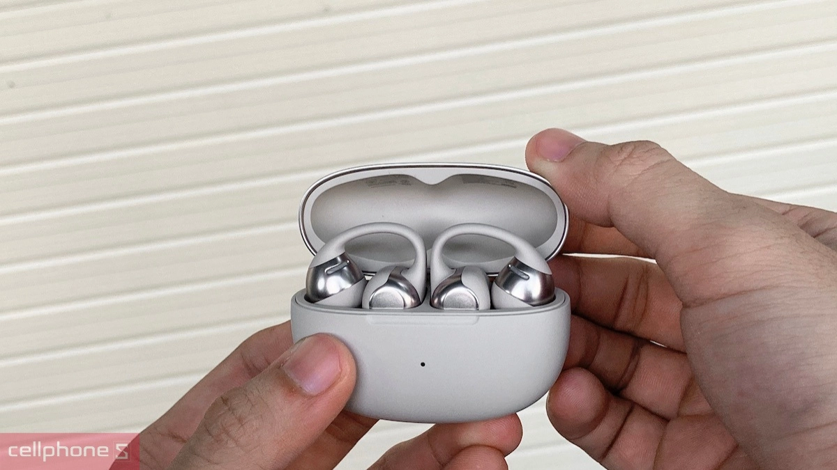 Tai nghe không dây Shokz OpenDots One tương thích rộng rãi khi tích hợp cả hai codec AAC và SBC