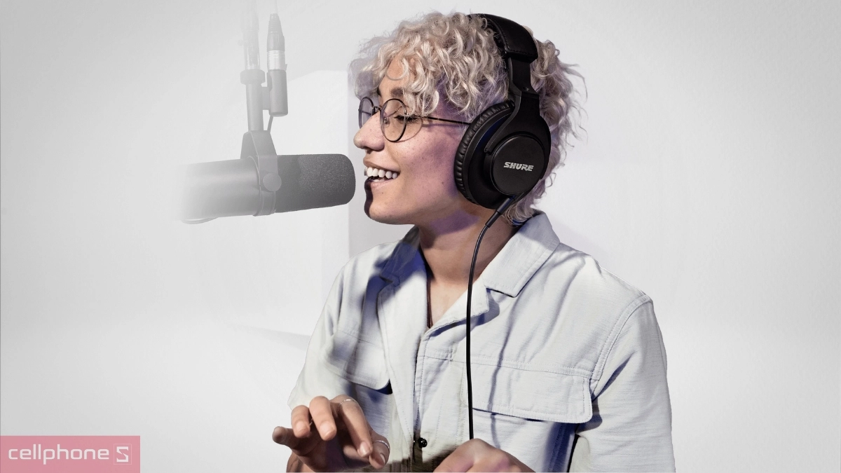 Thiết kế tai nghe kiểm âm Shure SRH440A