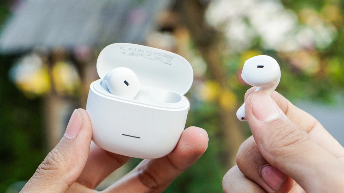 Kiểu dáng tai nghe Bluetooth Xiaomi Redmi Buds 8 Active