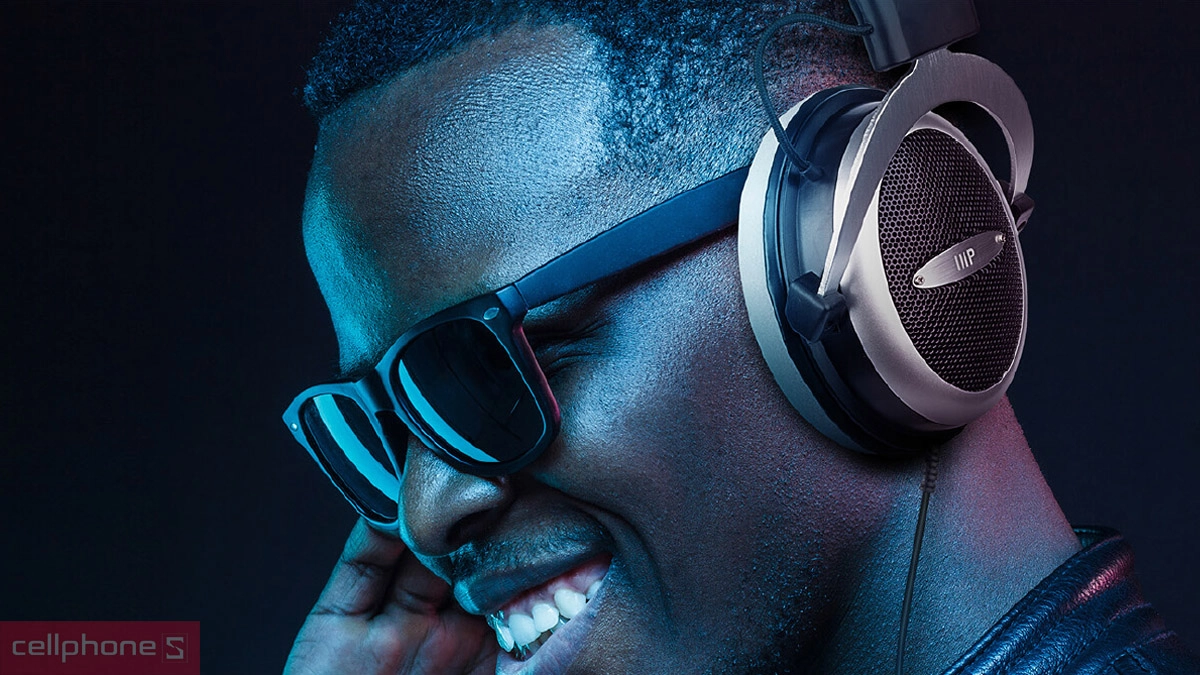 Tai nghe kiểm âm dạng bán mở (Semi-open)