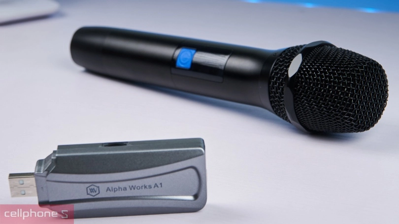Nên mua Micro Karaoke không dây hãng alpha works không