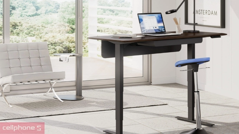 Bàn làm việc văn phòng có tầm quan trọng như thế nào