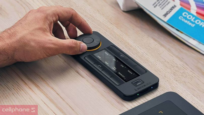 Thiết kế điều khiển remote Xencelabs Quick Keys 