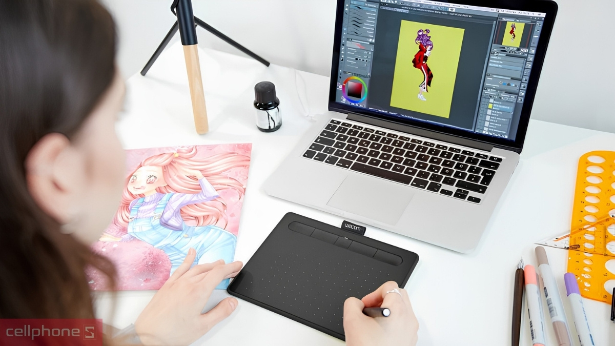 Bảng vẽ điện tử Wacom Intuos Small Bluetooth Black