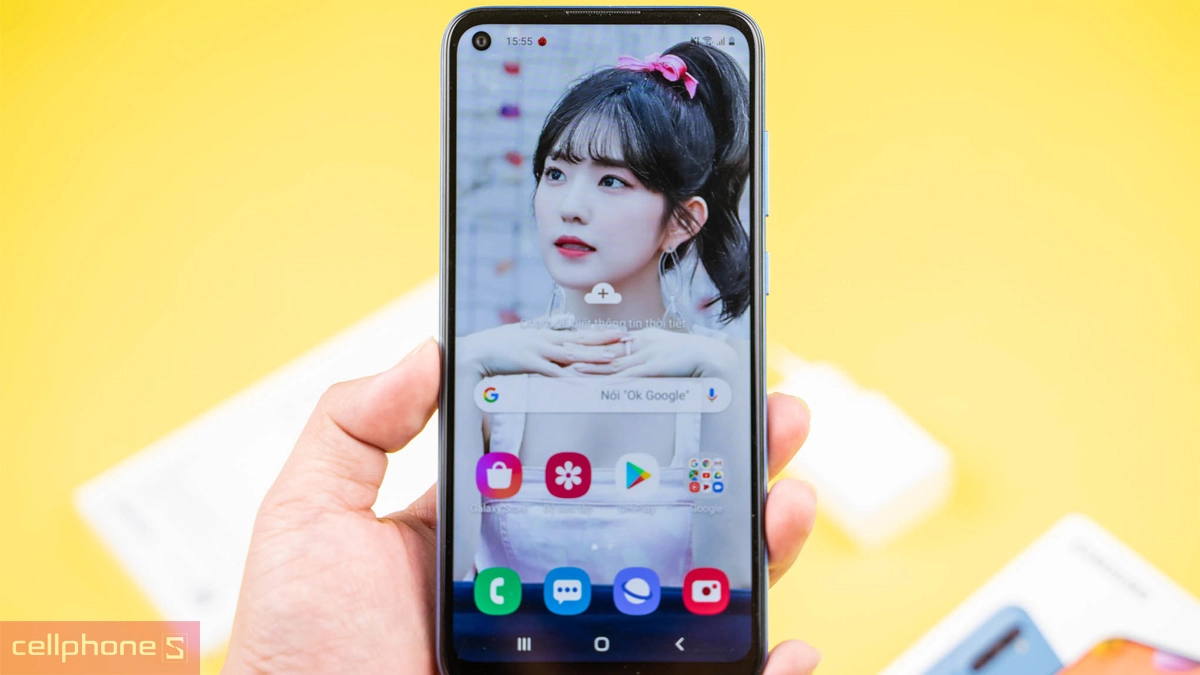 Màn hình lớn, hiển thị rõ giúp gọi video dễ dàng