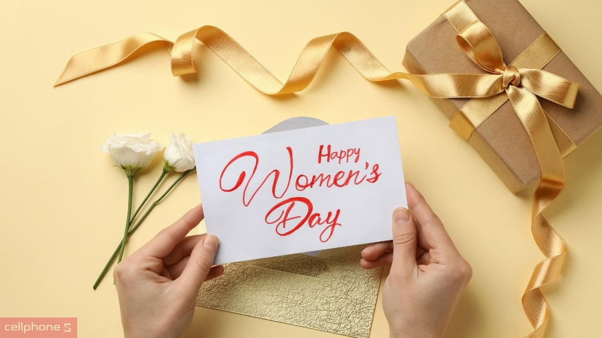 Tổng hợp lời chúc khi tặng quà 8/3 cho sếp nữ hay, độc đáo