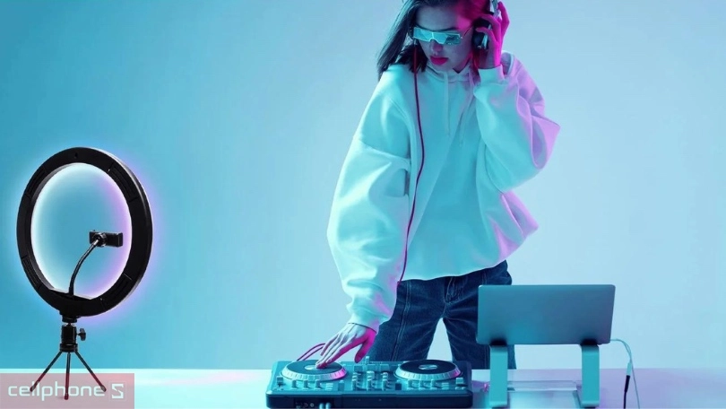 đèn livestream dạng tròn luôn được nhiều người dùng ưa chuộng đèn livestream dạng tròn luôn được nhiều người dùng ưa chuộng