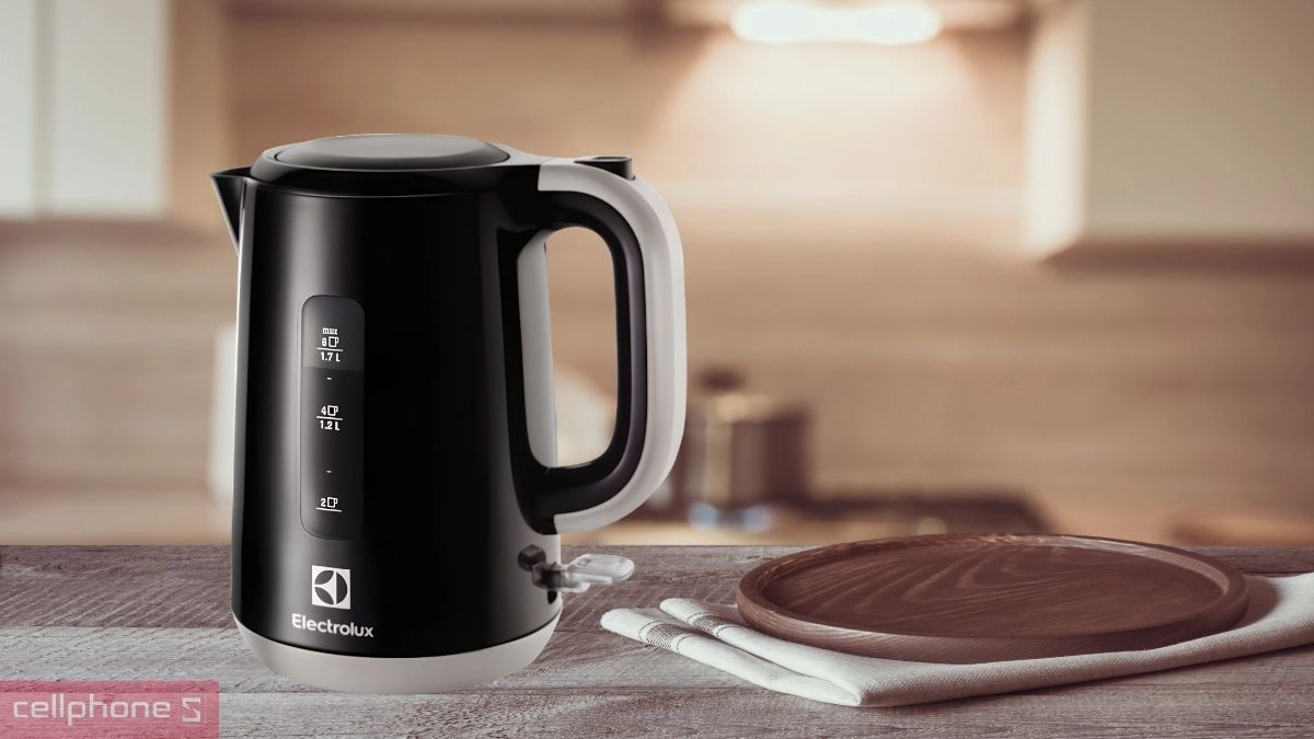 Dung tích ấm đun siêu tốc Electrolux 1.7L EEK3505
