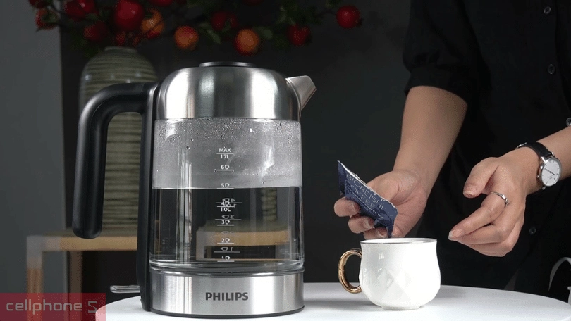 Thiết kế ấm siêu tốc Philips HD9339/80