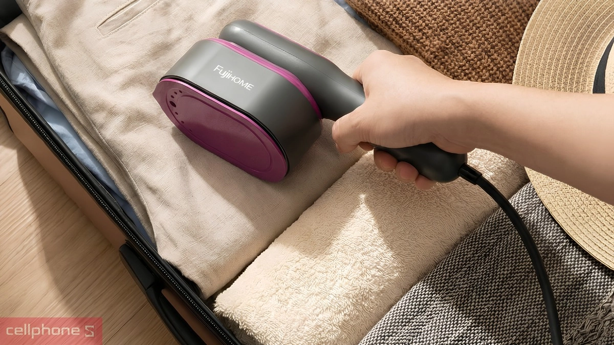 Thiết kế bàn ủi hơi nước Fujihome SI718AB 1200W
