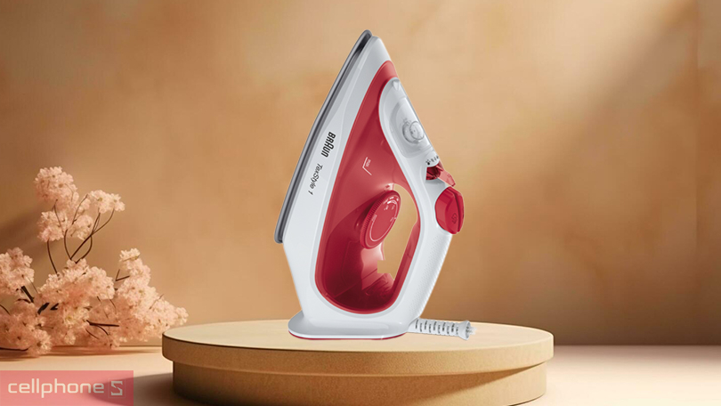 Công suất ủi và thiết kế mặt đế của bàn ủi hơi nước Braun SI1019RD