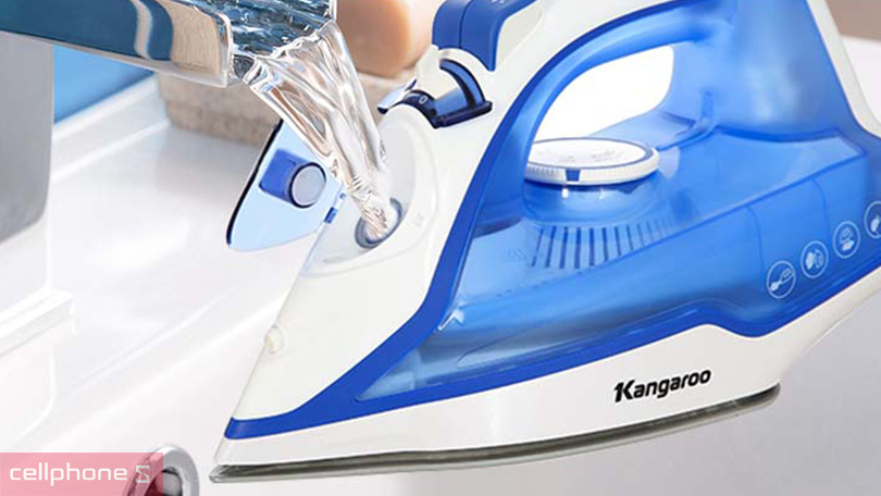 Bàn là hơi nước Kangaroo KGSI2200 - Công suất vượt trội trong một vẻ ngoài hiện đại 