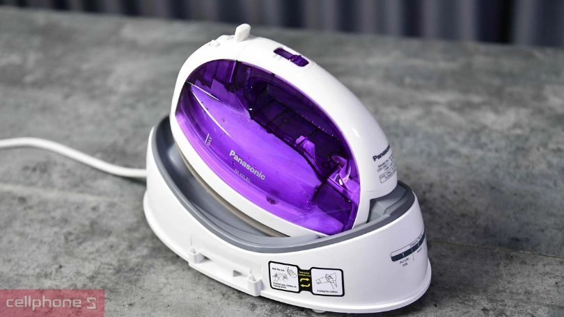 Bàn ủi phun sương Panasonic