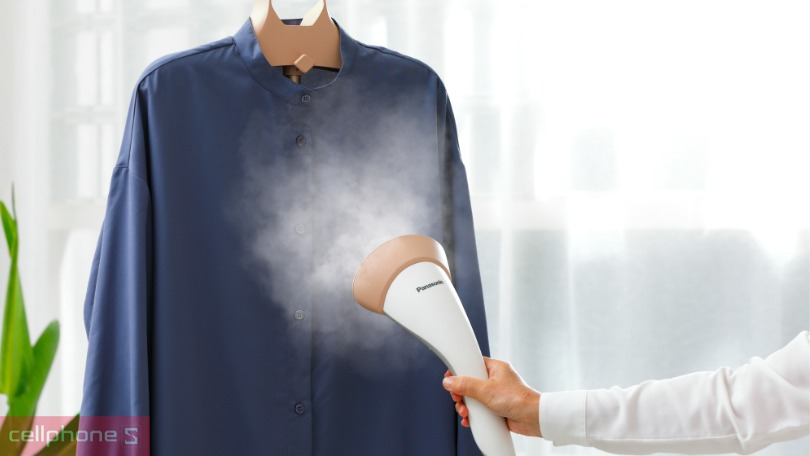Vì sao nên mua bàn ủi hơi nước đứng Panasonic NI GSG060WRA 2000W?