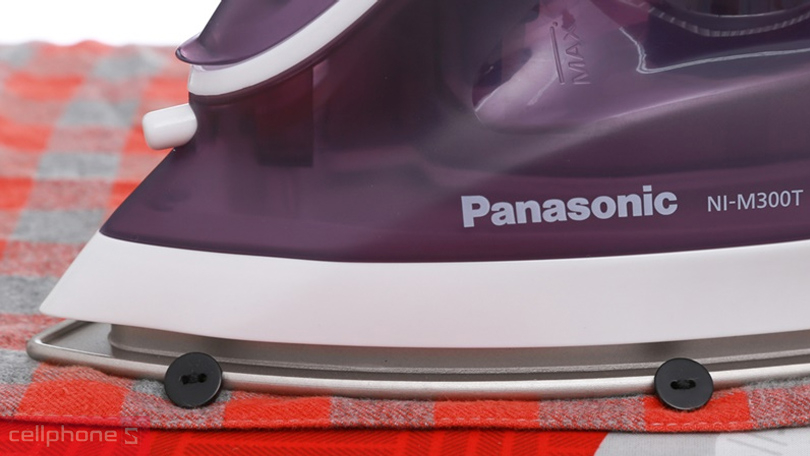 Công suất bàn ủi hơi nước Panasonic NI-M300TVRA 1800W