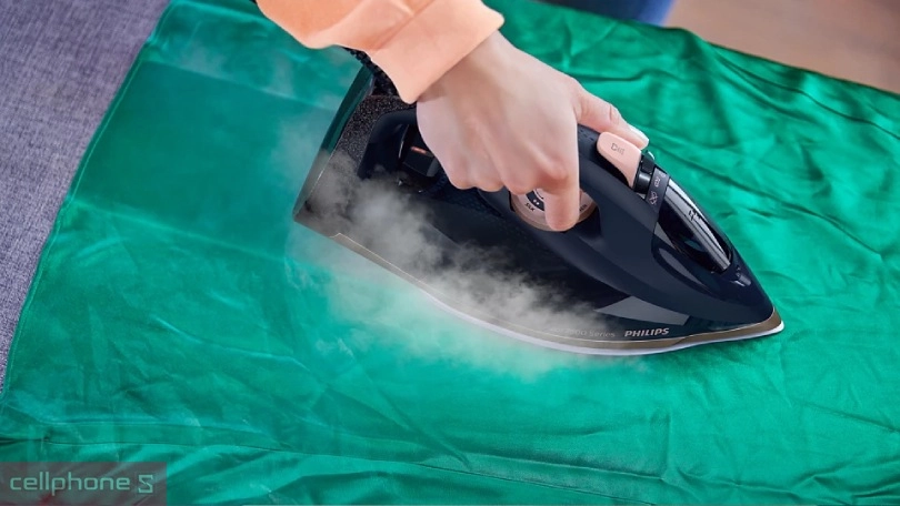 Công suất bàn ủi hơi nước cầm tay Philips DST7510/80 3200W