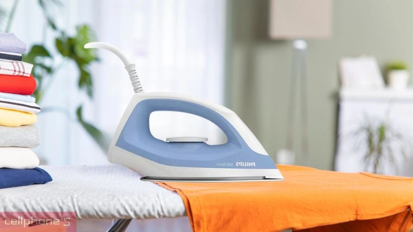 Bàn ủi khô Philips DST0520/20 1200W - Nhỏ gọn, công suất 1200W là phẳng tốt
