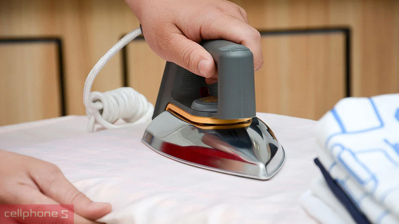 Bàn ủi khô Philips HD1172 1100W – Nhanh chóng, tiện lợi, an toàn