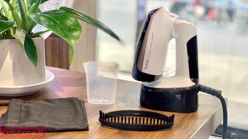 Thiết kế bàn ủi hơi nước cầm tay mini du lịch Tefal DT3030E0