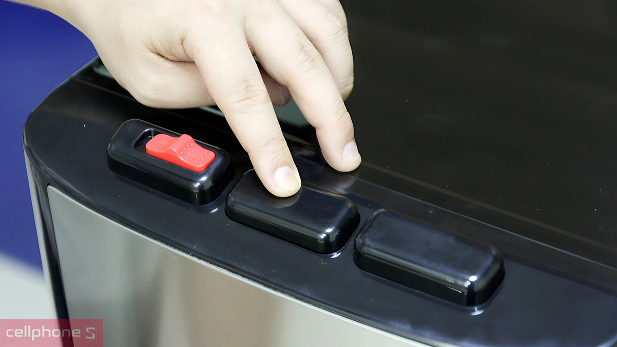 Vòi khóa an toàn trên Cây nước nóng lạnh bình âm FujiE WD5500C