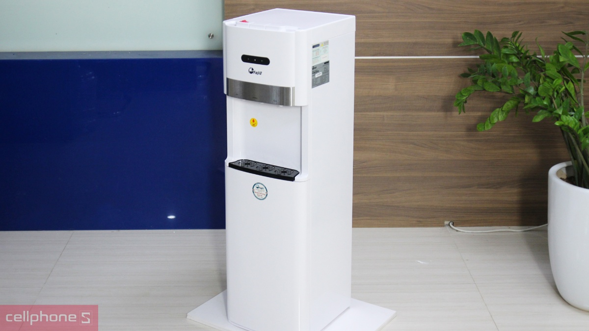Cấu tạo bình âm tiện lợi của Cây nước nóng lạnh bình âm FujiE WD6500C