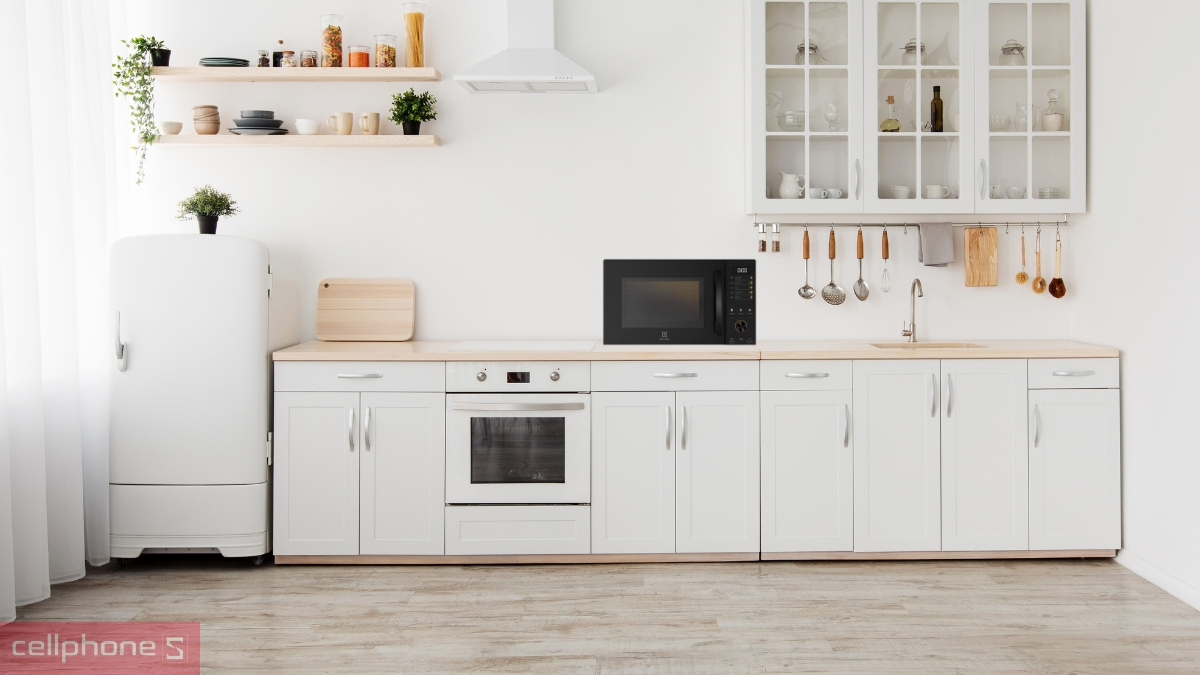 Tính năng an toàn hiện đại trên Lò vi sóng điện tử Electrolux 23L EMM23D22B