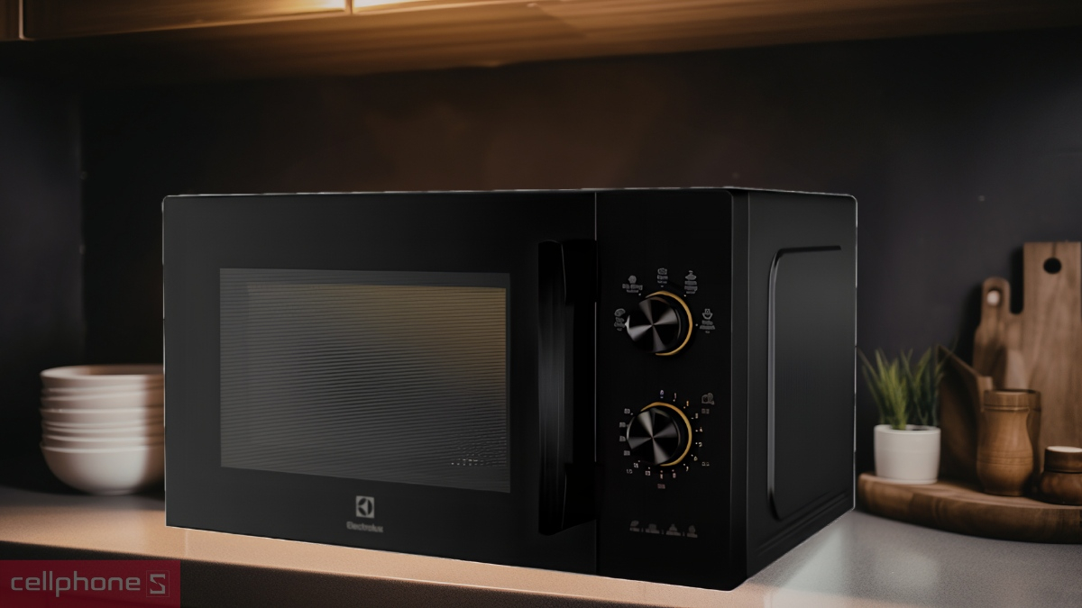 Công suất lò vi sóng Electrolux 23L EMM23K22B