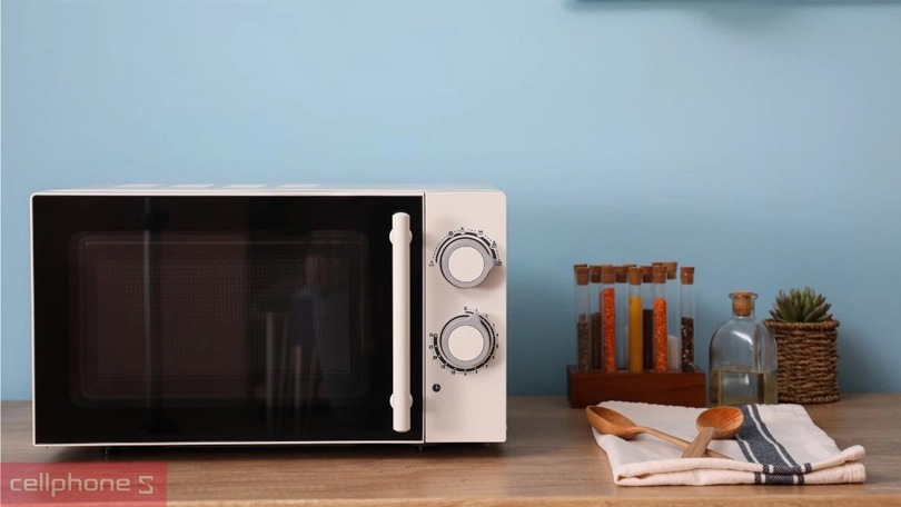Lò vi sóng là sản phẩm có chức năng hâm nóng, rã thức ăn