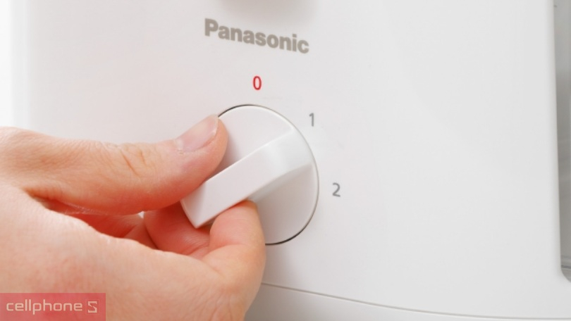 Máy ép trái cây Panasonic MJ CS100WRA gọn gàng, đẹp tinh tế và rất an toàn