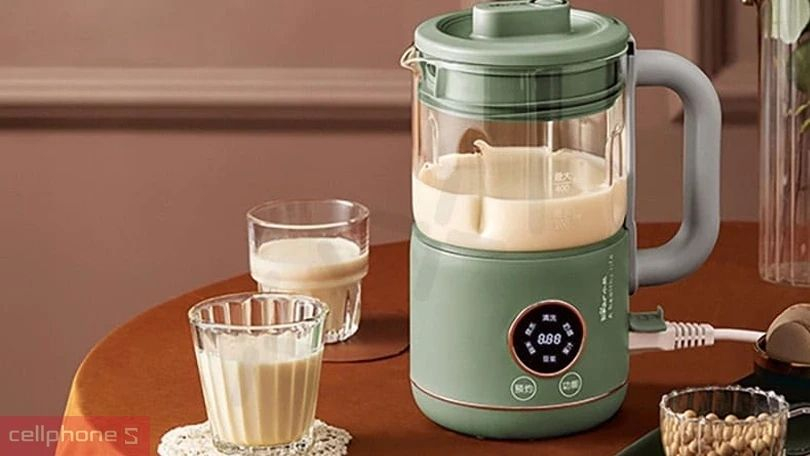 Giá máy làm sữa hạt Bear được bán với giá bao nhiêu?