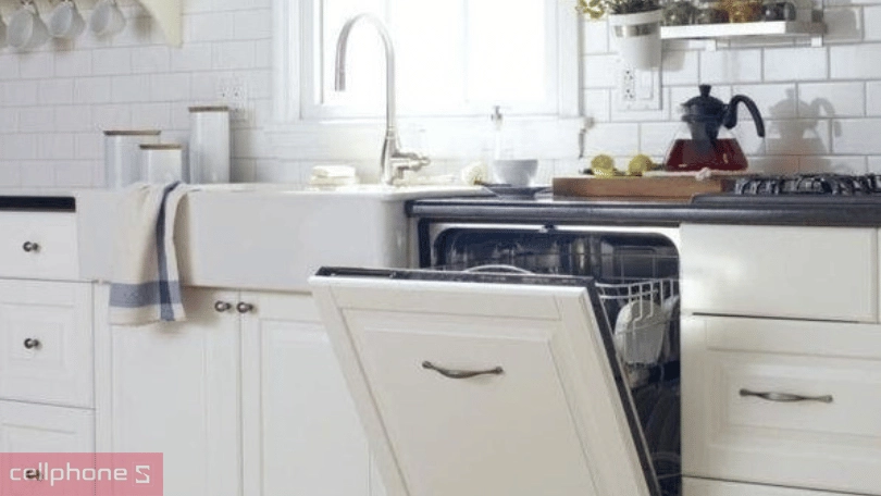 Máy rửa bát âm tủ là máy rửa chén được lắp âm hoàn toàn hoặc 1 phần trong tủ