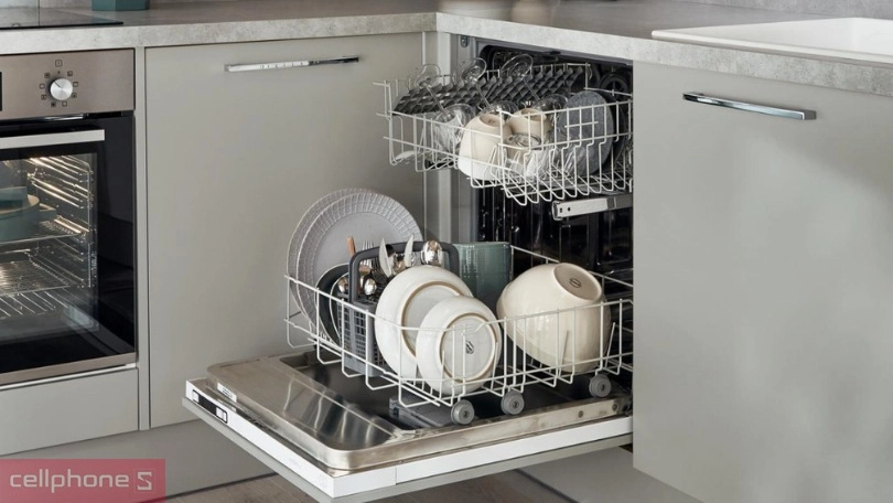 Mua máy rửa chén tiết kiệm hơn 50% thời gian