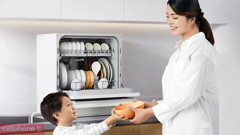 Máy rửa bát Panasonic NP-TH1WEVN - Loại bỏ mọi vết bẩn cứng đầu và tiêu diệt tới 99% vi khuẩn