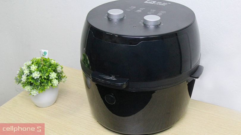 Thiết kế nồi chiên không dầu Camel hiện đại, dễ sử dụng