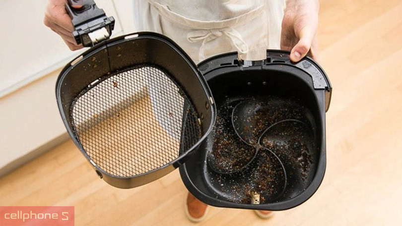 Cách vệ sinh nồi chiên Rapido ra sao?