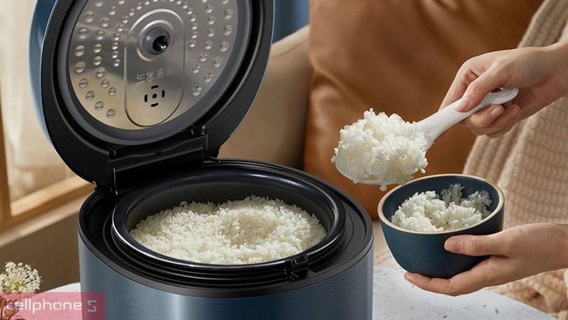 Dung tích nồi cơm điện Bear 4 Lít DFB-P40Y1