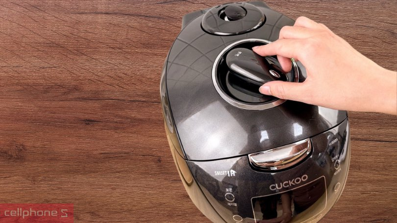 Nồi cơm điện Cao tần áp suất Cuckoo CRP-HVB06BS 1.08L