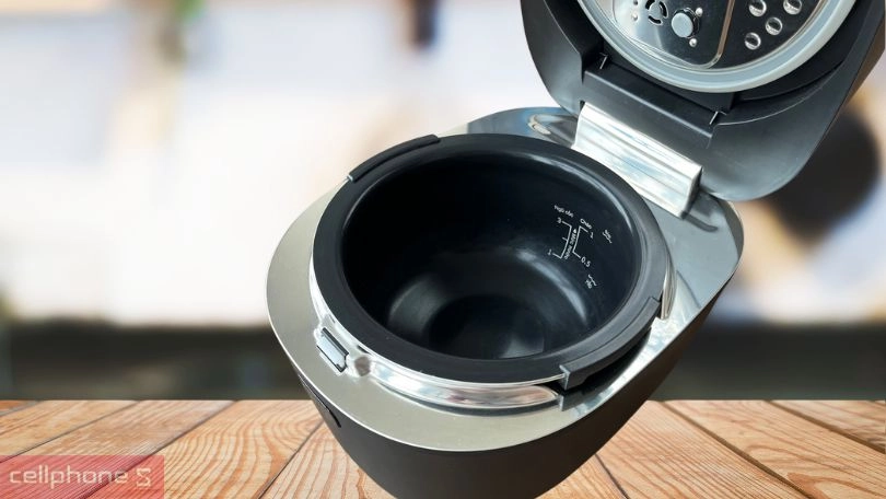 Thiết kế lòng nồi của nồi cơm điện cao tần Sharp 1.2 lít KS-IH122V-BK