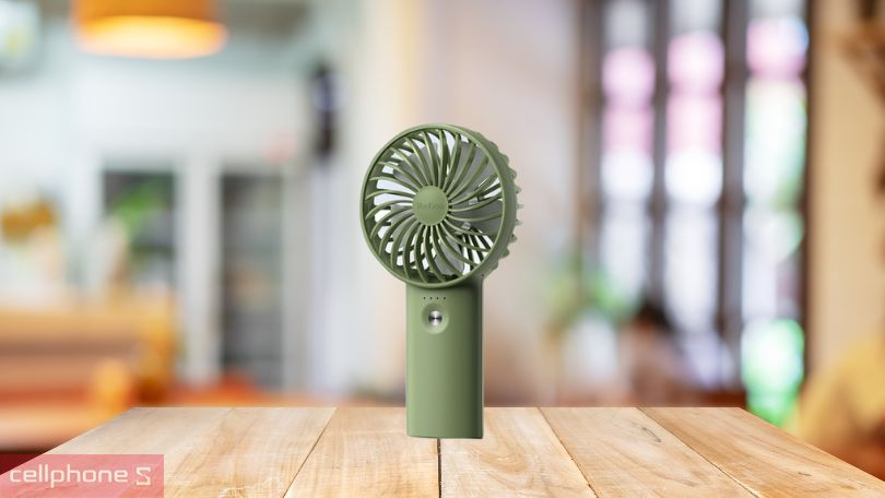 Quạt Yoobao có dung lượng pin bao nhiêu?