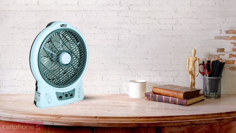 Quạt tích điện để bàn AC ARF03D106 nhỏ gọn, bền bỉ, 2 mức gió linh hoạt