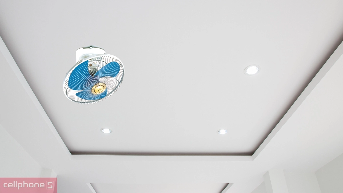 Quạt treo trần Panasonic F-409QB động cơ mạnh mẽ, làm mát nhanh, êm ái