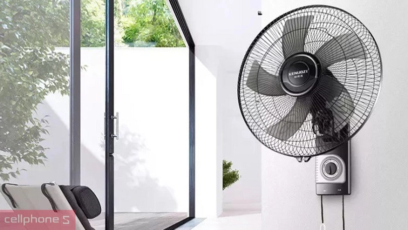 Quạt treo tường