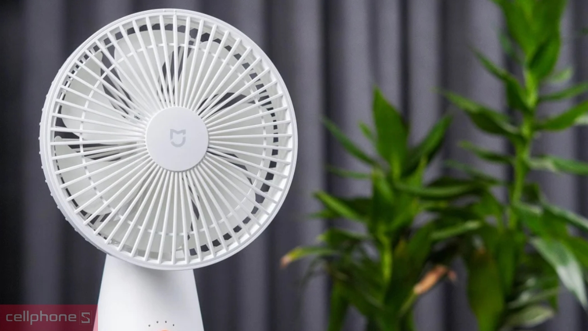 Quạt tích điện mini
